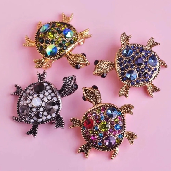 VQ Rhinestones Turtle Brooch - Picture 3 of 7